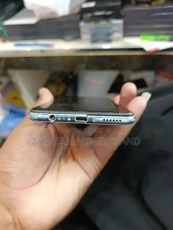 Mid-Range Smartphone with Generous Storage Option