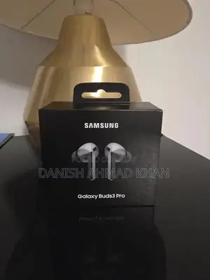 Photo - Samsung Ear Buds 3 Pro Wireless Earphones