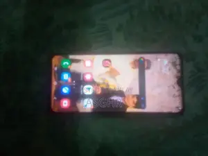 Photo - Mid-Range Smartphone with Triple Camera and Large Storage