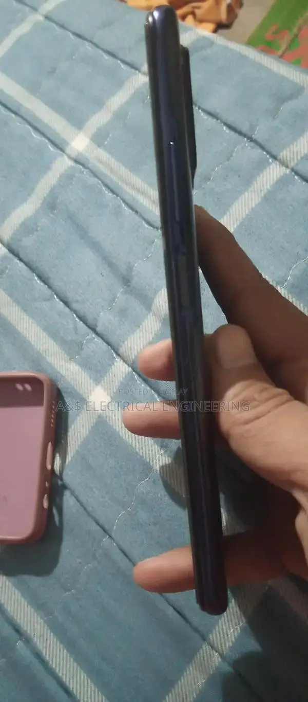 Powerful Mid-Range Smartphone with Ample Storage