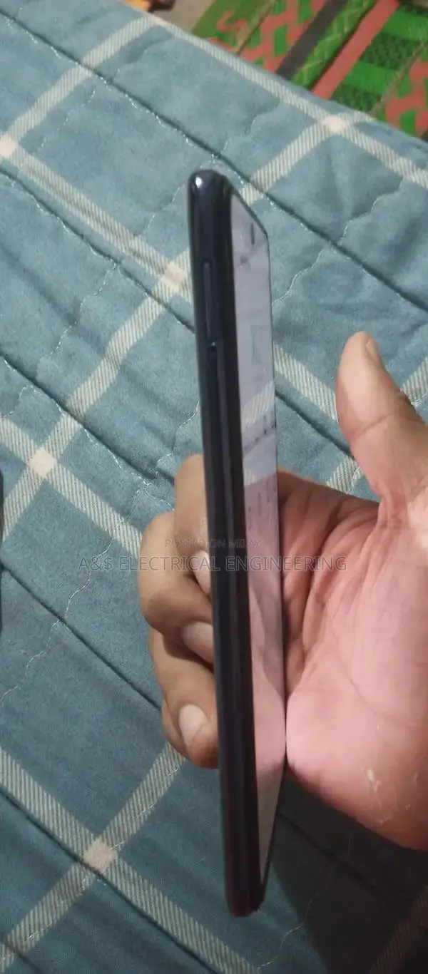 Powerful Mid-Range Smartphone with Ample Storage