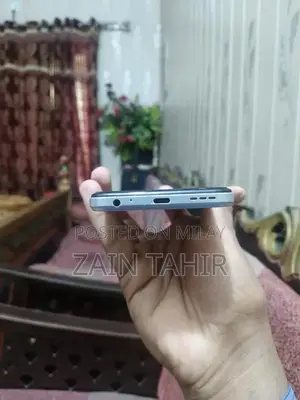 High-Performance Mobile Hotspot with 2GB RAM and 128GB Storage