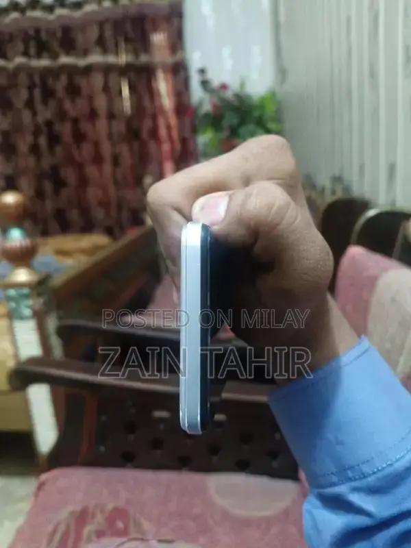 High-Performance Mobile Hotspot with 2GB RAM and 128GB Storage