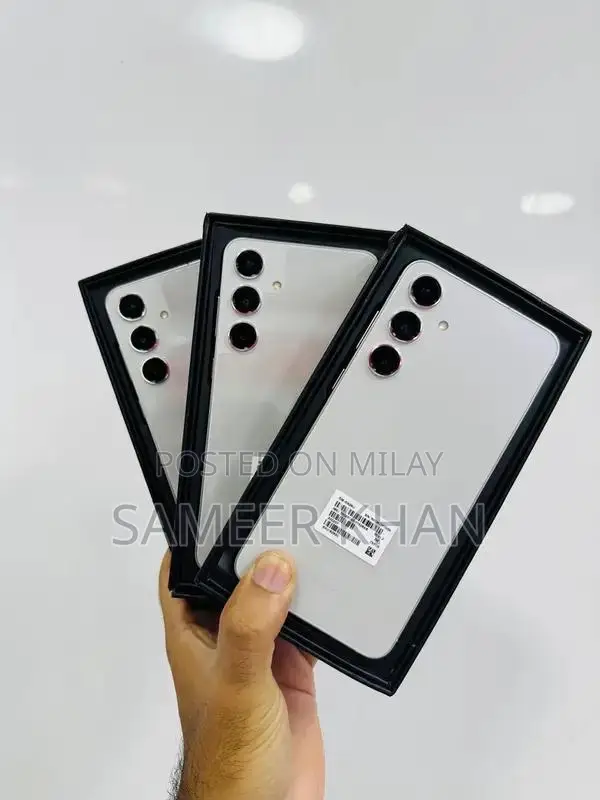 Galaxy S24 Plus: High-Performance 6.7" Smartphone