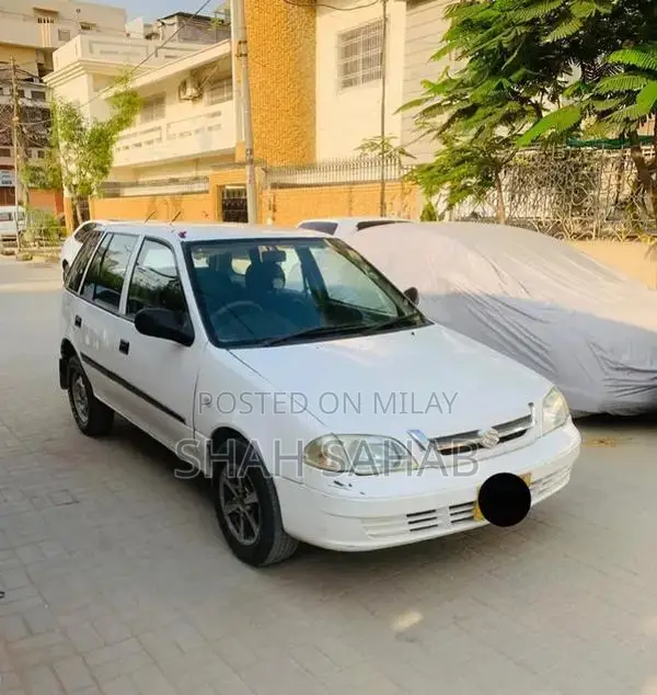 Suzuki Cultus 2014 - Low Mileage Sedan with Rear Camera