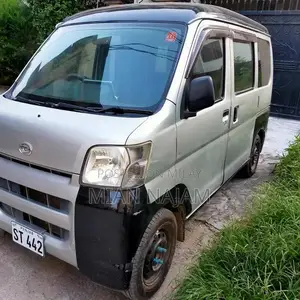 Hijet Compact Family Van - Reliable 2012 Registered Vehicle