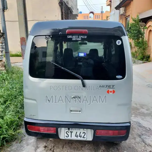 Hijet Compact Family Van - Reliable 2012 Registered Vehicle