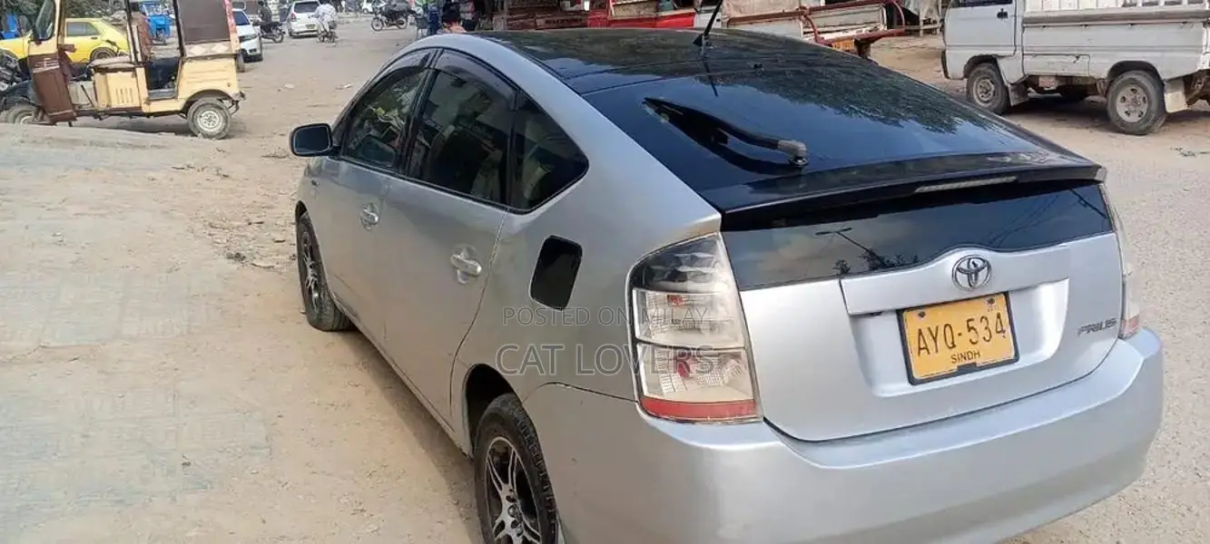 Toyota Prius Hybrid Sedan - Low Mileage, Well-Maintained