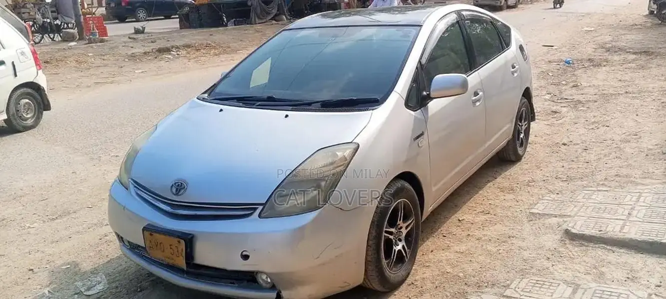 Toyota Prius Hybrid Sedan - Low Mileage, Well-Maintained