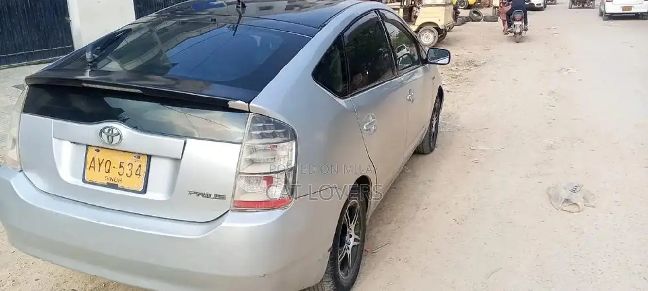 Toyota Prius Hybrid Sedan - Low Mileage, Well-Maintained