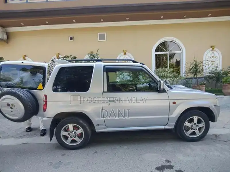 Compact 3-Door 4x4 Mini SUV with Turbo Engine