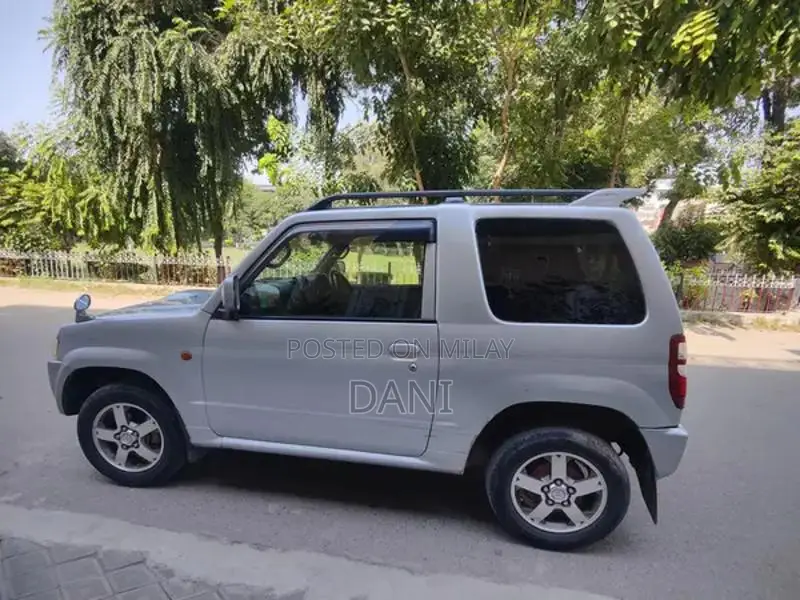 Compact 3-Door 4x4 Mini SUV with Turbo Engine