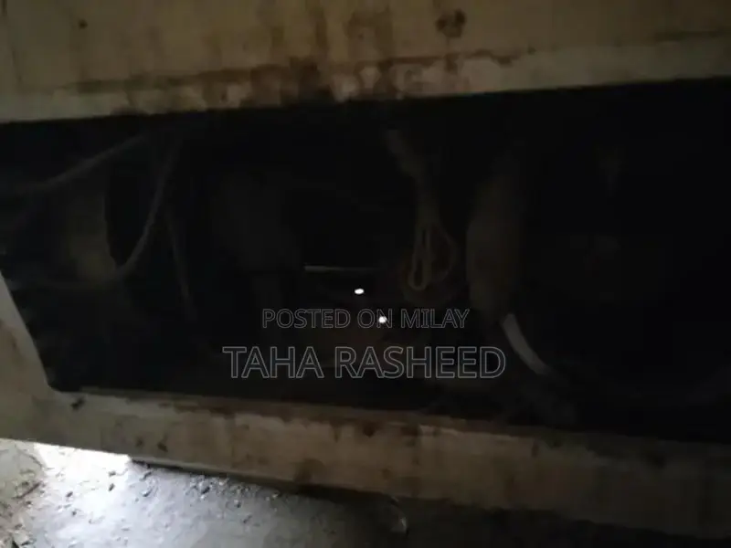 Used Smartphone: Good Condition, Clean Screen, Functional Battery