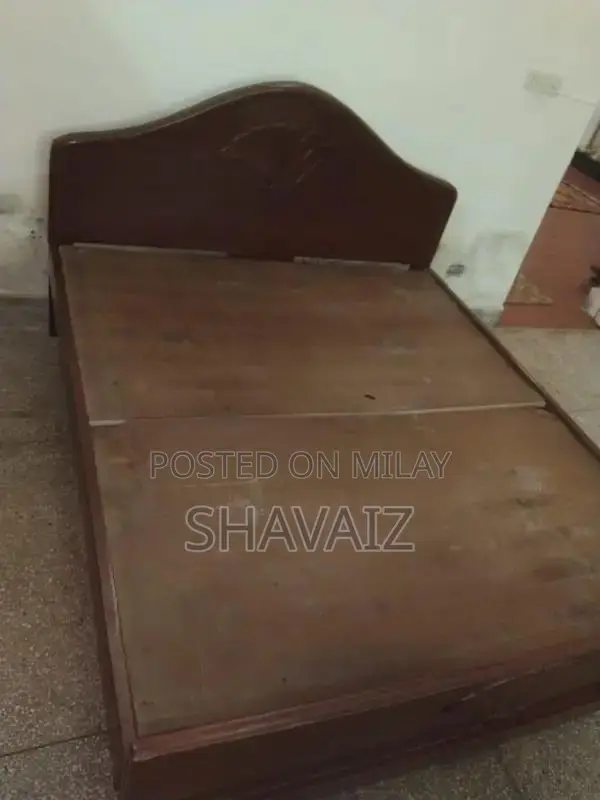 Sturdy King Size Wooden Bed Frame - Solid Wood Construction