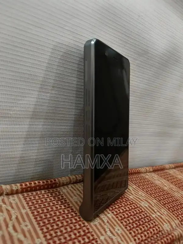 Kodak Ektra Smartphone with Camera-Centric Design