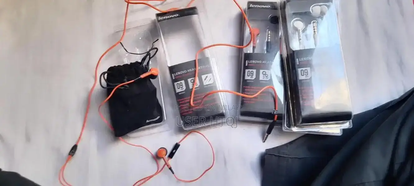 Lenovo In-Ear Headphones with Microphone and Inline Controls