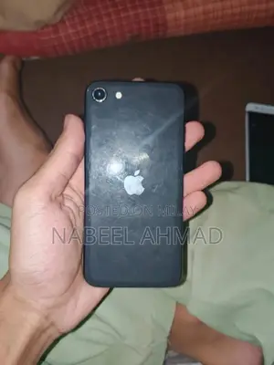 Photo - Apple iPhone SE (2020) 64 GB Black