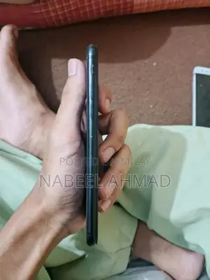 Apple iPhone SE (2020) 64 GB Black