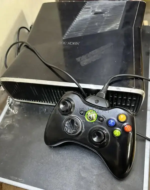 Xbox 360 Gaming Bundle: 2 Controllers, HDMI, Charge Cable, 250GB HDD