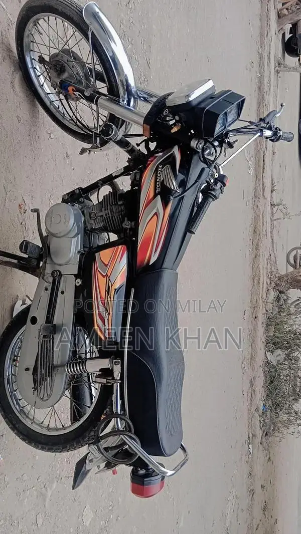 Honda CG 125 Motorcycle - Low Mileage Commuter Bike