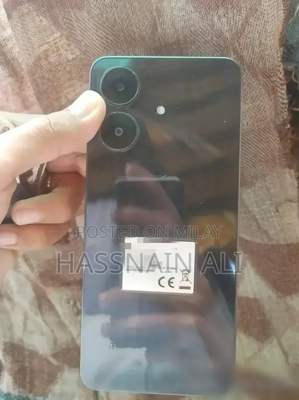 Mid-Range Smartphone with 8GB RAM and 128GB Storage