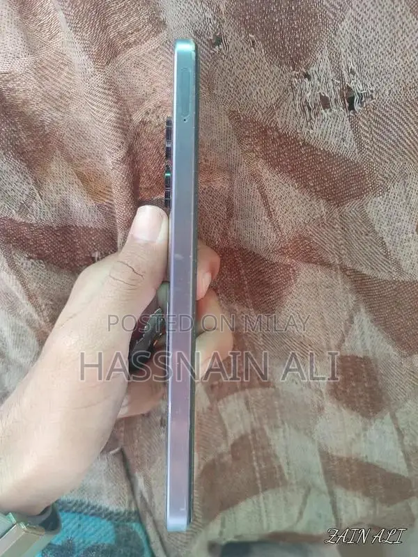 Mid-Range Smartphone with 8GB RAM and 128GB Storage