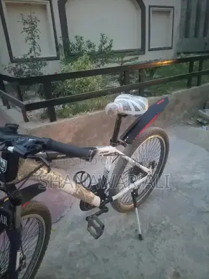 Mountain Bike with Front Suspension and Multiple Gears