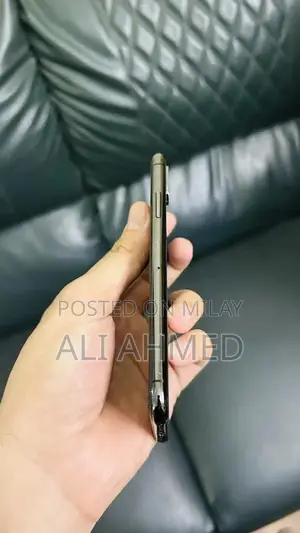 Apple iPhone XS 64GB Smartphone - Pristine Condition