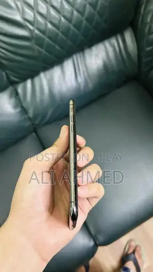 Apple iPhone XS 64GB Smartphone - Pristine Condition