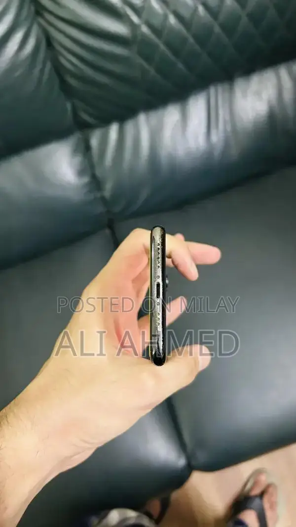 Apple iPhone XS 64GB Smartphone - Pristine Condition