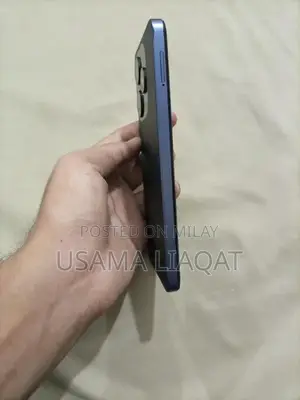 Smartphone with Excellent Condition and Original Accessories