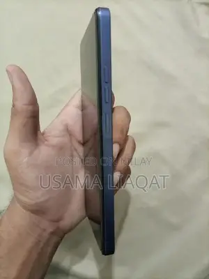 Smartphone with Excellent Condition and Original Accessories