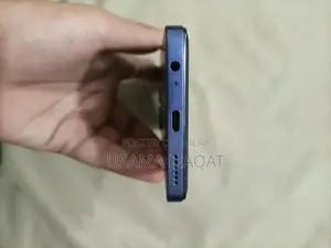 Smartphone with Excellent Condition and Original Accessories