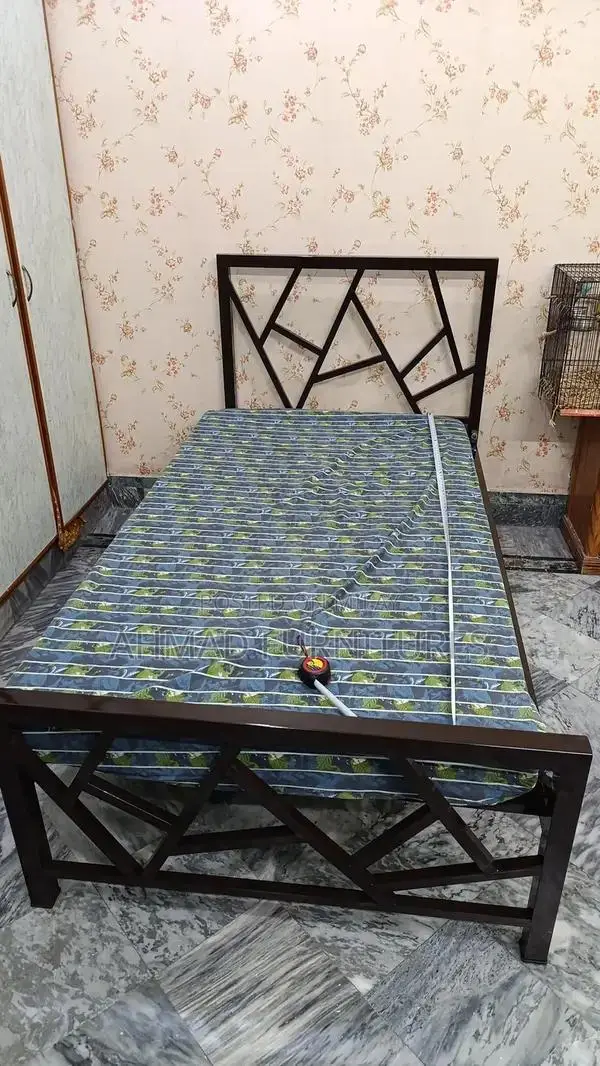 Versatile Bed Furniture - Single, Double, and Bunk Bed Options