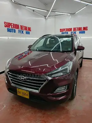 Hyundai Tucson AWD - Well-Maintained First Owner Vehicle