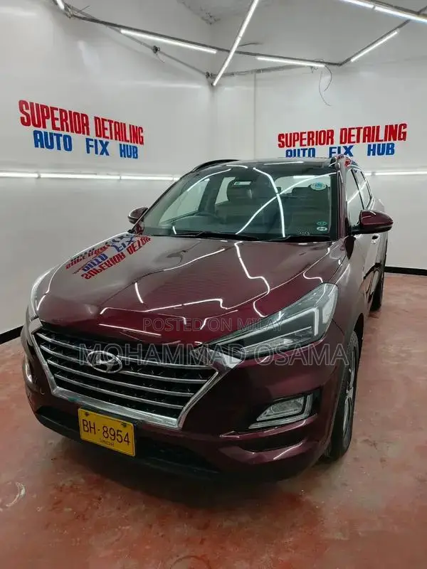 Hyundai Tucson AWD - Well-Maintained First Owner Vehicle