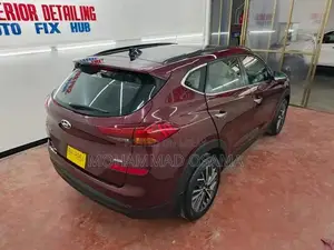 Hyundai Tucson AWD - Well-Maintained First Owner Vehicle