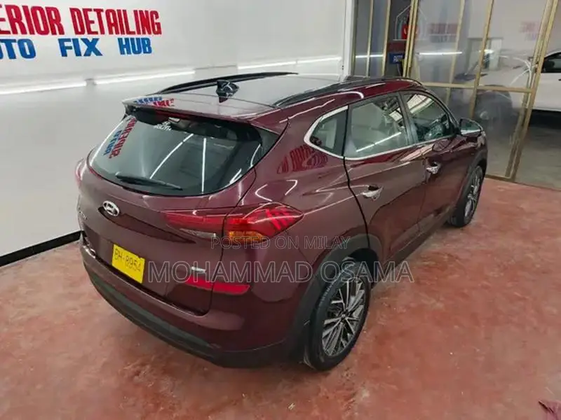 Hyundai Tucson AWD - Well-Maintained First Owner Vehicle