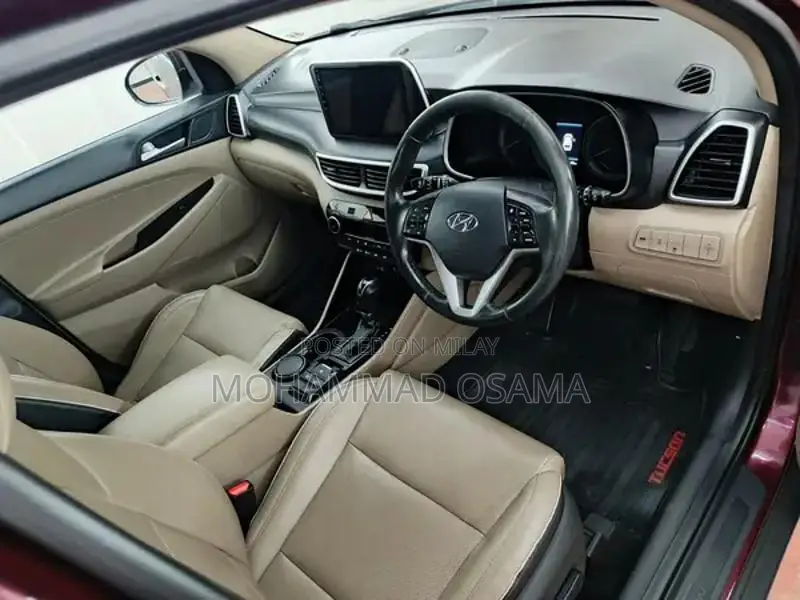 Hyundai Tucson AWD - Well-Maintained First Owner Vehicle