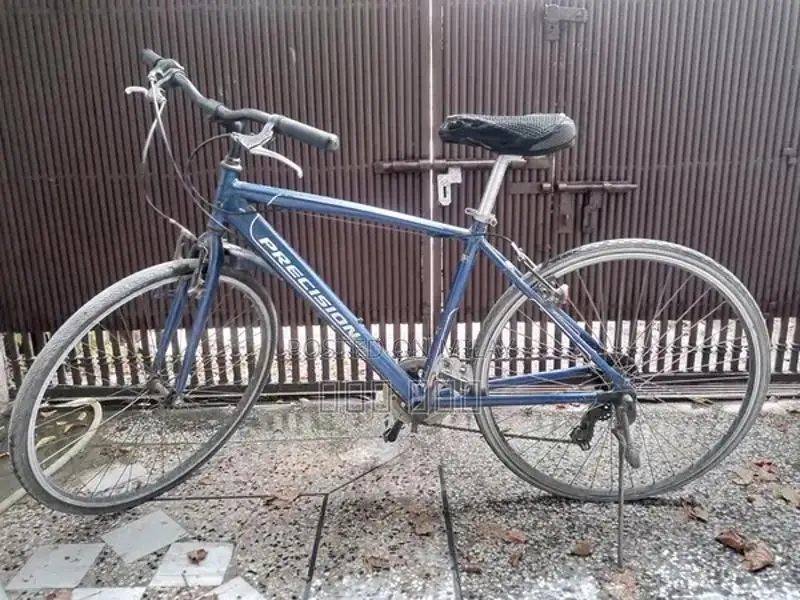 High-Performance Bicycle for Urban and Trail Riding