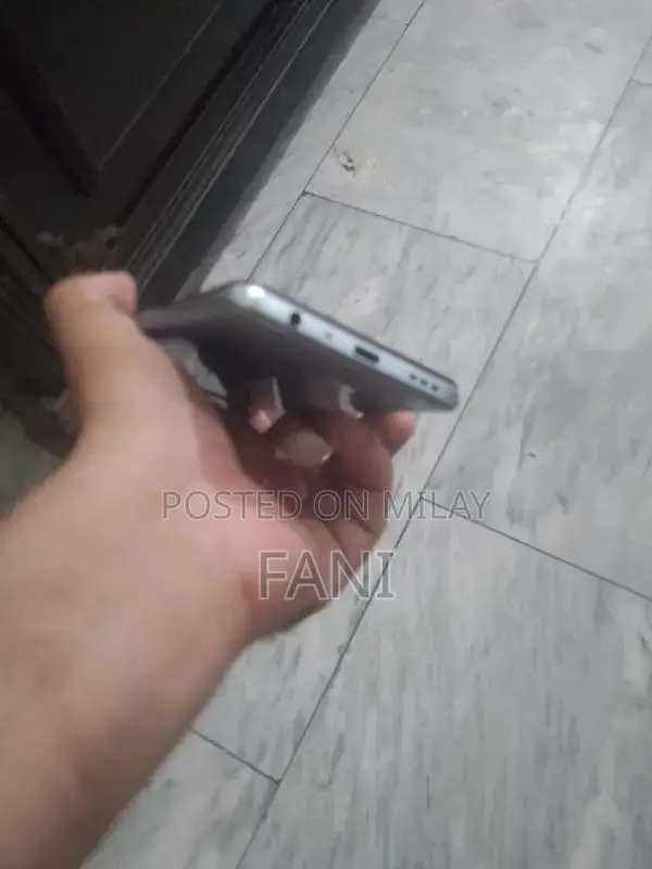 Full Touch Screen Mobile Phone with Finger Unlock