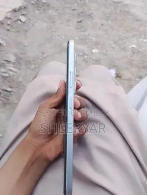 Android Mobile Device - Excellent Condition with Charger and Box