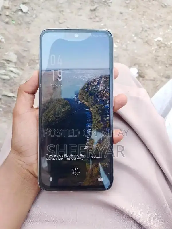 Android Mobile Device - Excellent Condition with Charger and Box