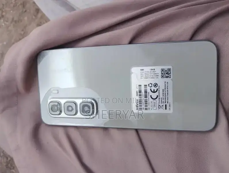 Android Mobile Device - Excellent Condition with Charger and Box