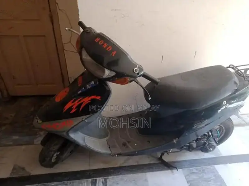 Honda 50cc Automatic Transmission Petrol Scooter