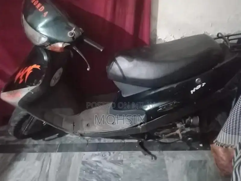 Honda 50cc Automatic Transmission Petrol Scooter