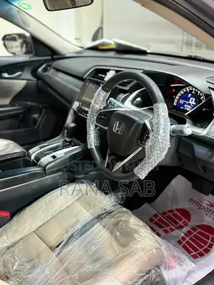 Photo - Honda Civic 2017 Sedan - Low Mileage Urban Vehicle