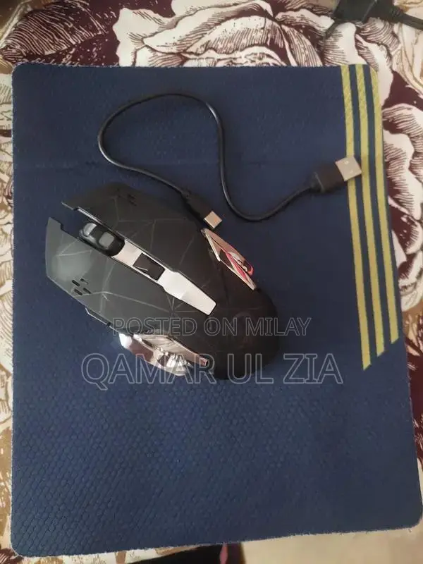 Wireless RGB Gaming Mouse with Programmable Buttons and DPI Control