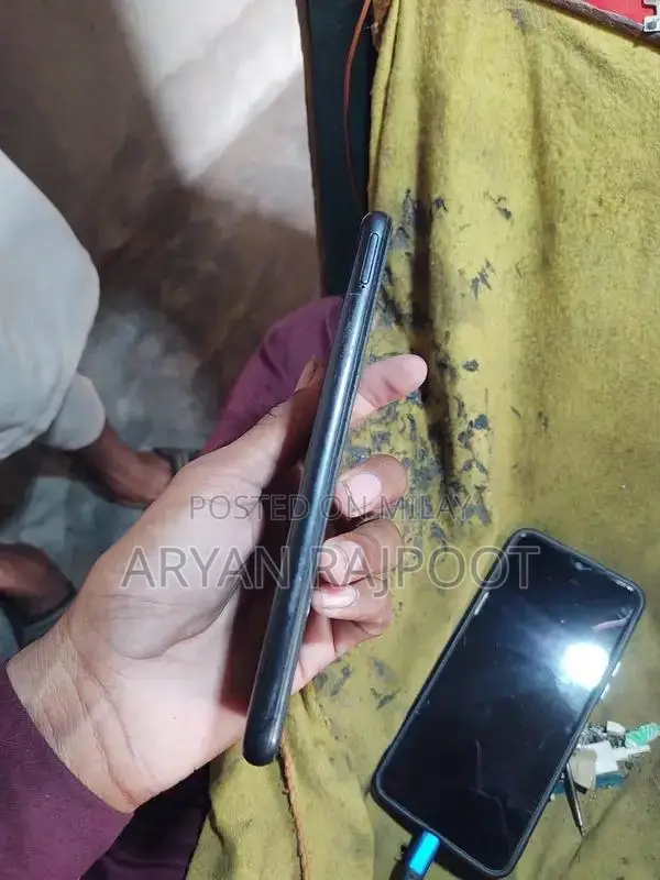 Samsung Budget Smartphone with Moderate Usage