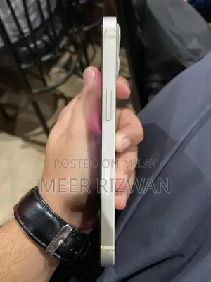 Apple iPhone 13 128GB Smartphone - Near Mint Condition